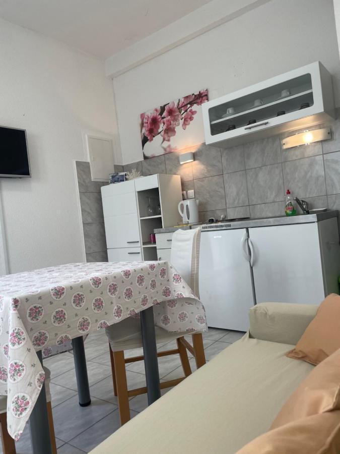 Apartmani Isabella - Ilda Radonic Jelsa  Exterior photo