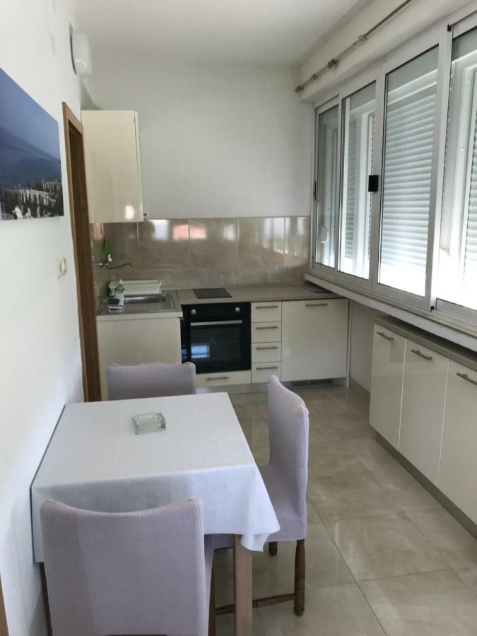 Apartmani Isabella - Ilda Radonic Jelsa  Exterior photo